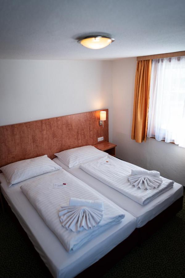 Hotel Tauernpasshoehe โอเบอร์เทาเอิร์น ภายนอก รูปภาพ